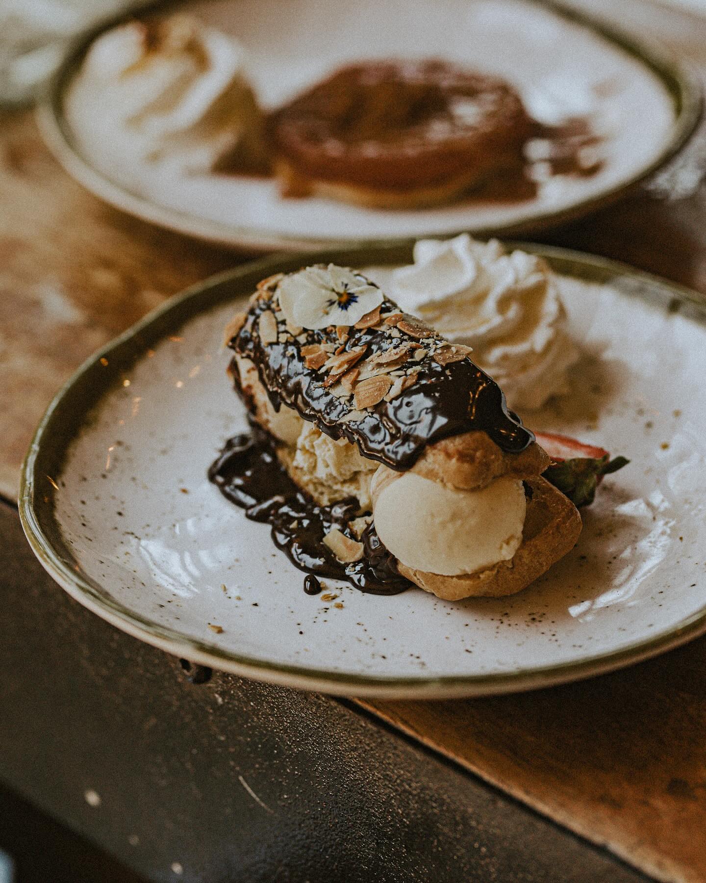 Eclair au Chocolat La Cocina